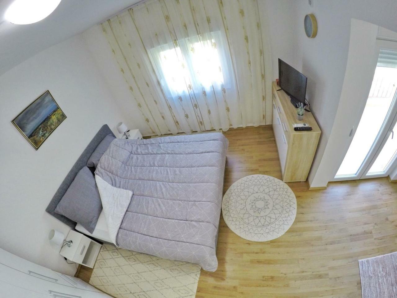 Apartmani Ambasador 特雷比涅 外观 照片