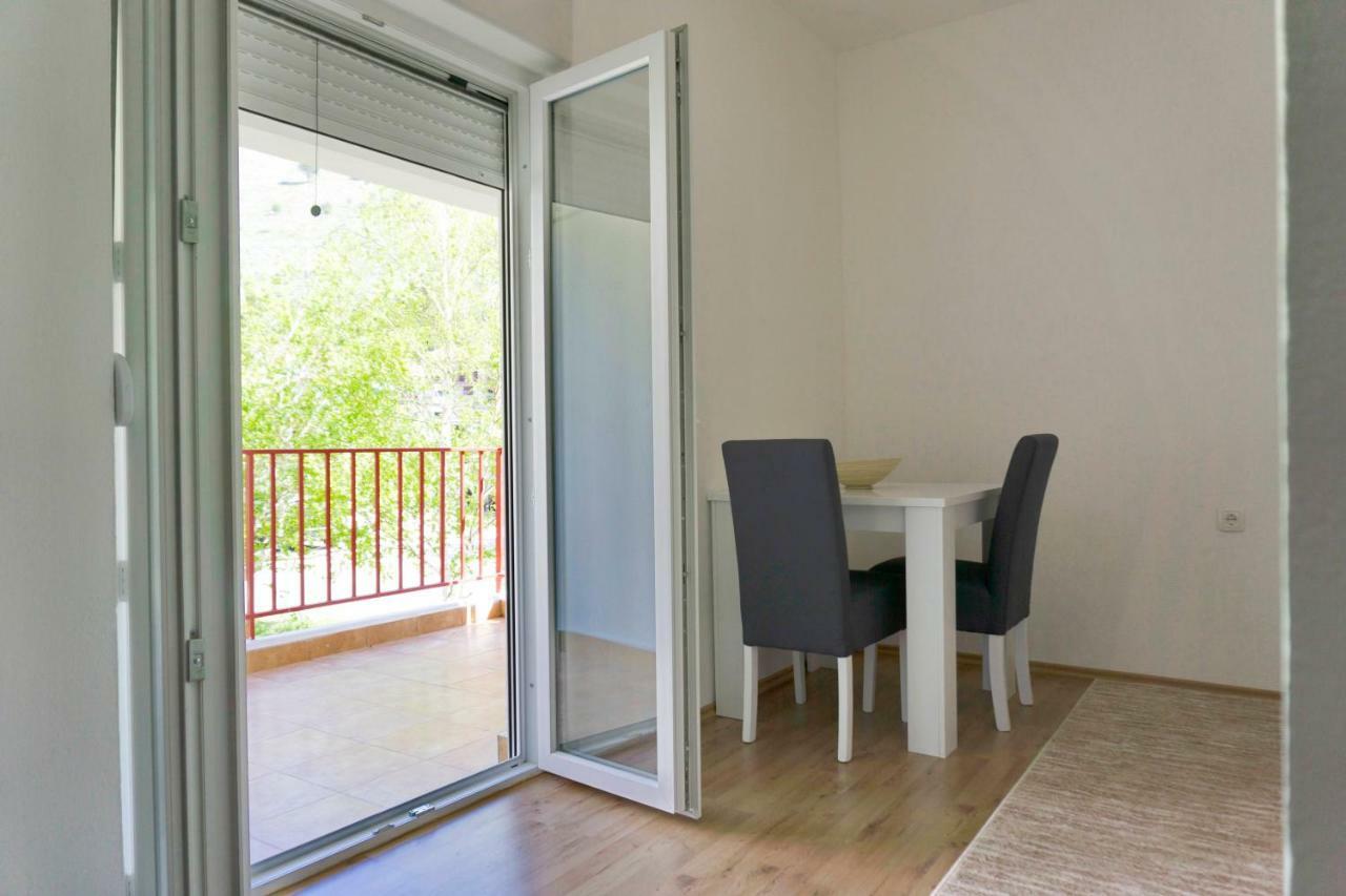 Apartmani Ambasador 特雷比涅 外观 照片