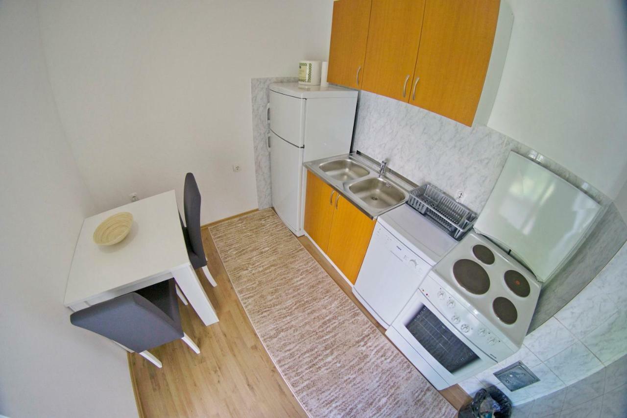 Apartmani Ambasador 特雷比涅 外观 照片